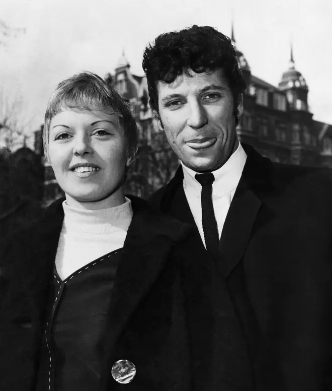 Tom Jones and wife Linda in 1965