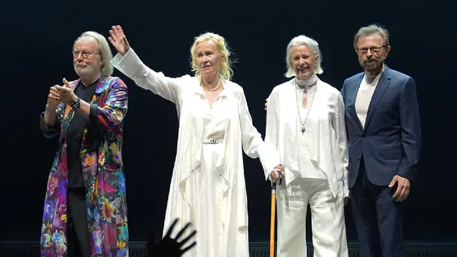 ABBA fans have called their new virtual concert "the greatest show on earth".