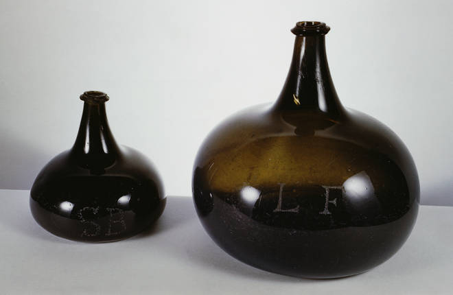 17th-Century Pilgrim "glass onion" bottles