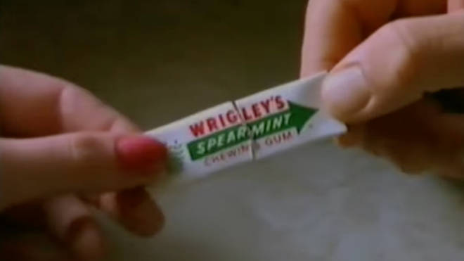 Wrigley's Gum advert : Great to chew, even better to share