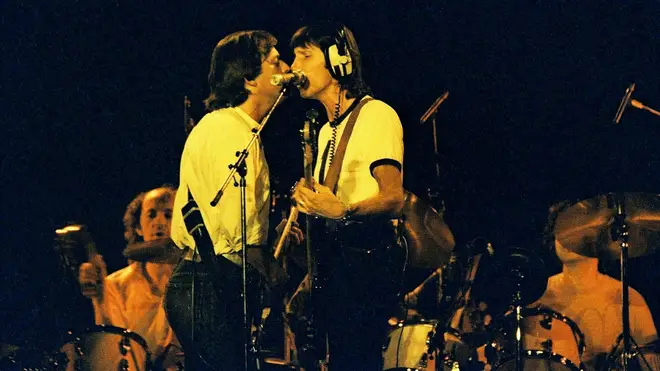 Roger Waters and David Gilmour perform on The Wall tour