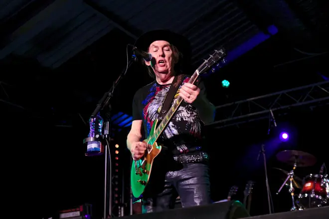 Dave Hill on tour with Slade in 2021