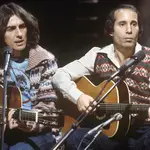 George Harrison performed alongside his dear friend Paul Simon on Saturday Night Live in 1976. (Photo by Richard E. Aaron/Redferns)