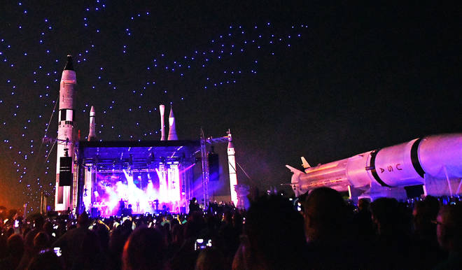 300 drones perform a light show for Duran Duran's concert