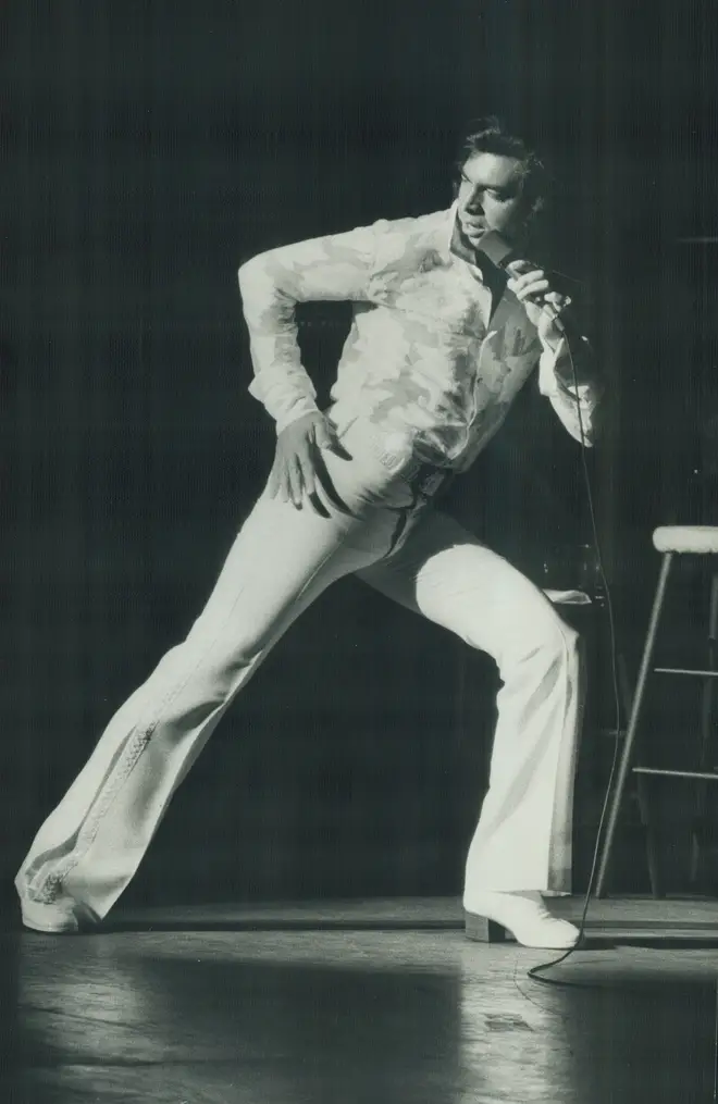 Engelbert Humperdink had a few Elvis-inspired moves of his own. (Photo by Jeff Goode/Toronto Star via Getty Images)